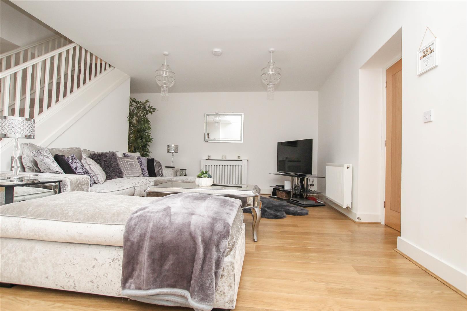 Kensington Way, Brentwood Keith Ashton